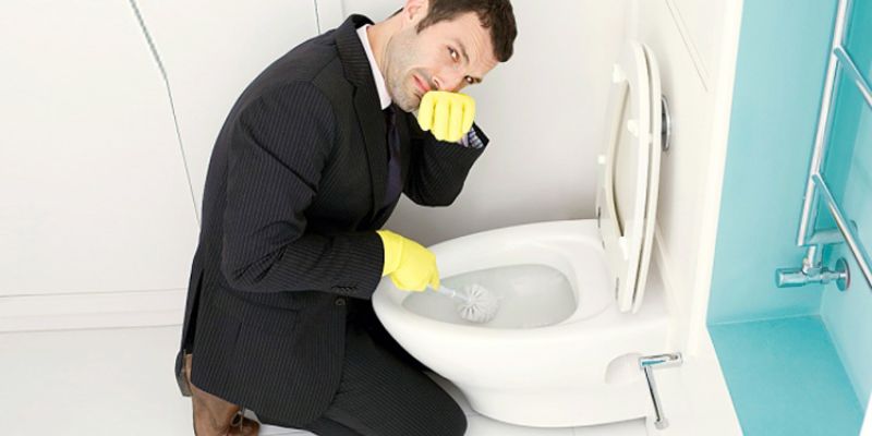 Nguyên nhân xuất hiện mùi hôi ở bồn cầu là gì?